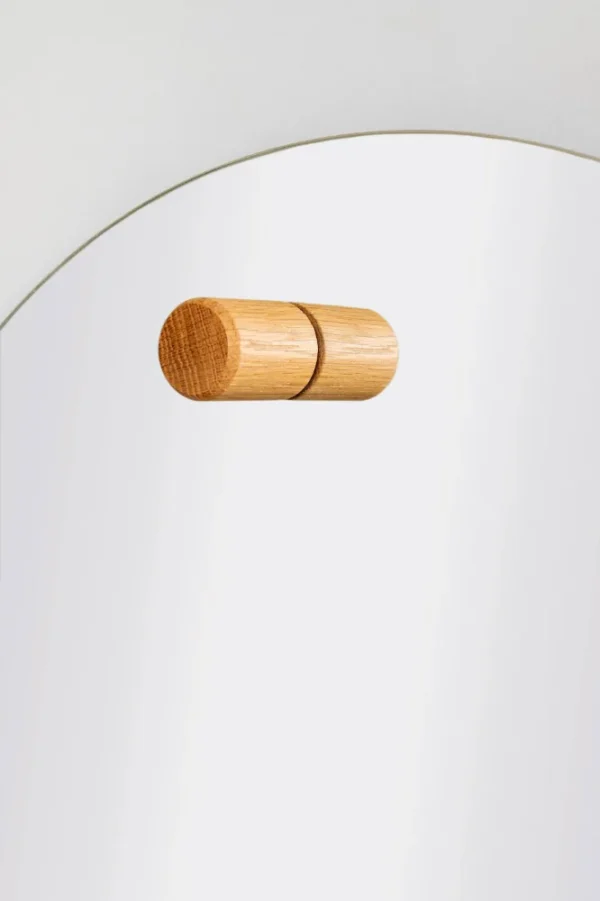 round peg mirror 03